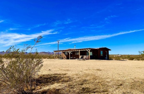 Landers Cabin | Remote Cabin with Hot-Tub and Desert Views in California