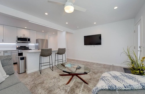 Roseville - Fleet Ridge Apartment | Renovated 1BR in Point Loma Near Harbor & Airport