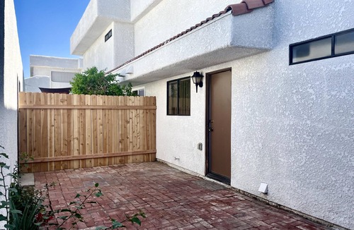 Cathedral City Condo | Resort Style Condo 2bed 2 bath with optional 3rd room/nursery with crib