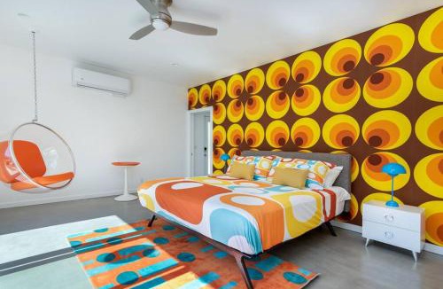 Sunmor House | Retro A Go Go House