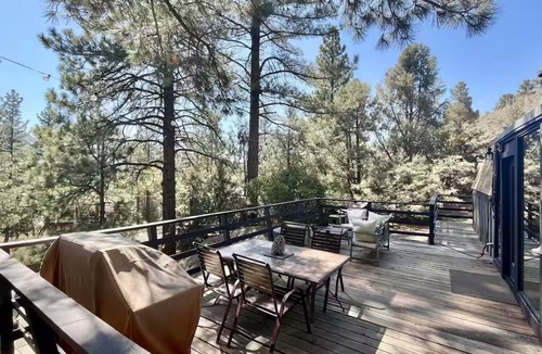 Pine Mountain Club Cabin | Retro Modern Tiny Cabin w/private hot tub, deck, and woodburning fireplace