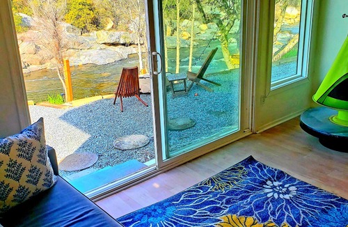 Three Rivers House | Retro River House! Waterfront, Firepit, BBQ, Gameroom, 1 min to Sequoia Park.