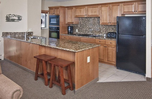 Tahoe Village Resort | Ridge Tahoe 2-Bedroom Condo + Amenities