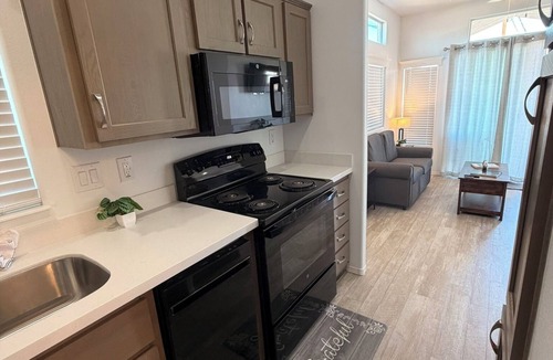 Ehrenberg House | River Lagoon Charming 1-bedroom Park Model #41 on the Colorado River