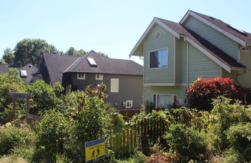 Fraserview House | River Walks and Golf at Duff Cottage