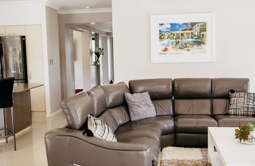 Southport House | Riverfront Retreat Family Getaway 4BR with Pool