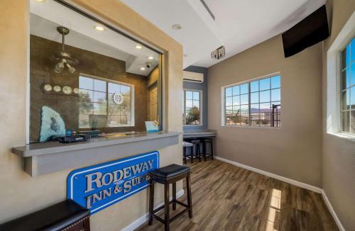 Indio Hotel | Rodeway Inn and Suites near Coachella