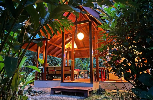 Cocles Villa | Romantic getaway with plunge pool in jungle garden