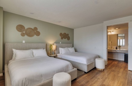Diamond Crestview Hotel | Rooftop Ocean Views + Pool + Hot Tub | Walk to Beach, Galleries + Restaurants