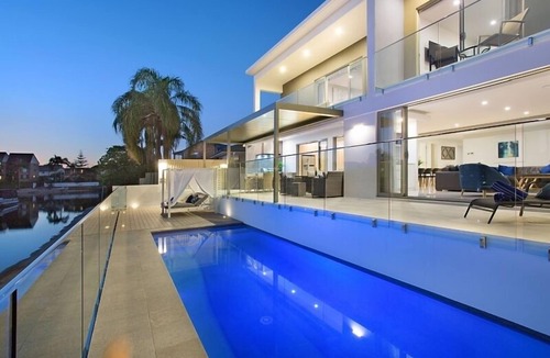 Broadbeach Waters House | Room for everyone in this luxurious waterfront property!
