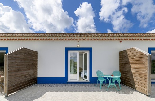 Sao Luis Apartment | Room 'Monte Do Sol 2' with Mountain View, Wi-Fi and Air Conditioning