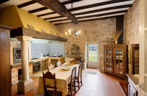 Moimenta da Beira Apartment | Room 'Superior Double Or Twin' with Shared Garden and Wi-Fi