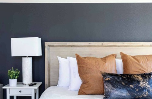 Gaslamp Quarter Bed & Breakfast | Roomy 2BR Hotel Suite |Sleeps 5 in Central Gaslamp