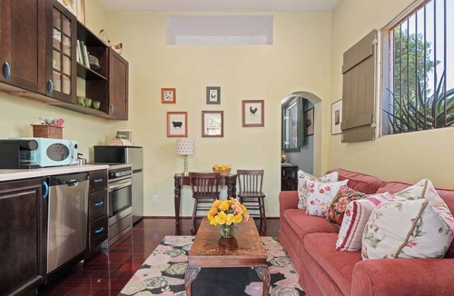 Carpinteria Cottage | Rosebud - Blooming Rose Farm