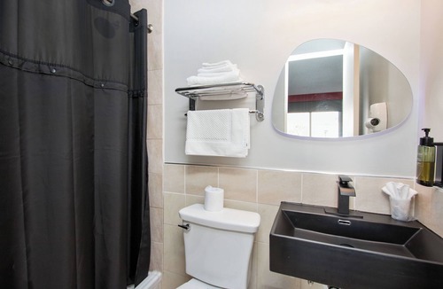 Chinatown Hotel | Royal Pagoda Motel