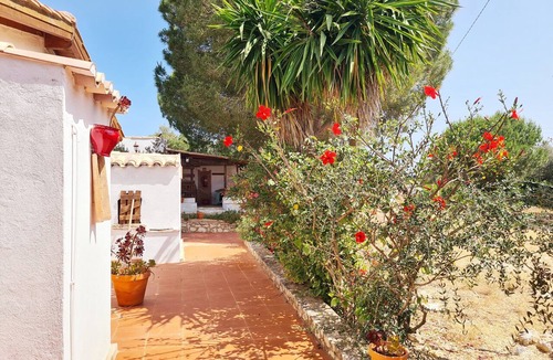 Colegio House | Rural Retreat near Lagos – Private Garden – Family Friendly – Pet Friendly