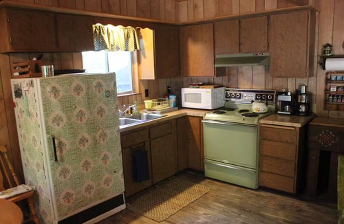 Zigzag Cabin | Rustic Riverfront Cabin in Mt. Hood- Hiking, Skiing, and Outdoor Adventures