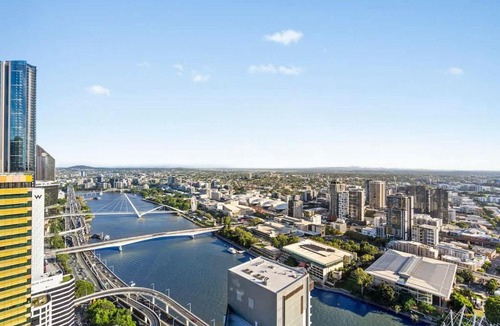 Brisbane Central Business District Apartment | Ryeva Stays with free Parking, Pool, Sauna, Gym & River Views