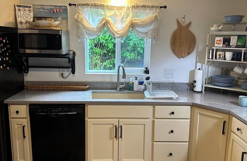Fort Bragg Cottage | Sal's Beach Cottage Retreat