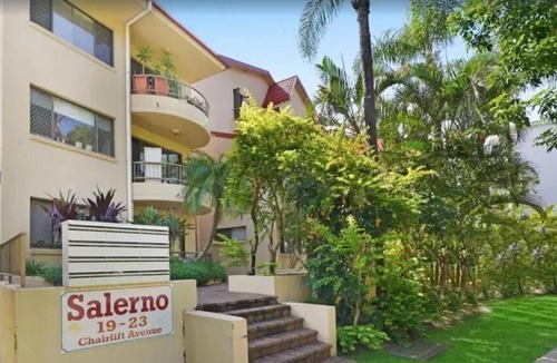Mermaid Beach Apartment | Salerno - Hosted by Burleigh Letting