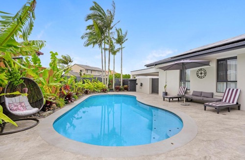 Runaway Bay House | Saltbreeze Boutique Guesthouse