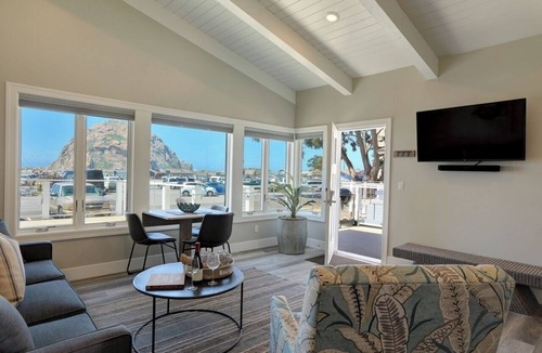Morro Bay Condo | Salty Sister Beach House - Ocean Front and Rock Views