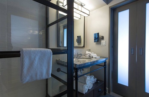 Civic Core Resort | San Diego CA | Gaslamp Eats & Bay Breezes | Pool + Gym