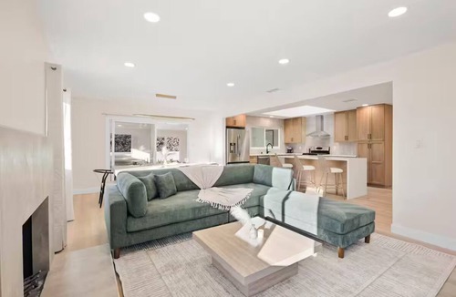 Lake Murray House | San Diego Dream home : Spacious & Modern