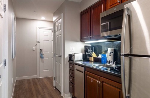 Gaslamp Quarter Resort | San Diego | Gaslamp Nightlife Trip | Sauna & City Stay