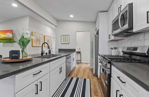 Fairmount Park House | San Diego Getaway ★ 2-in-1 House & Private Studio