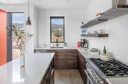Joshua Tree Villa | San Junipero, Spa, Modpool, Firepit, Stars & Views