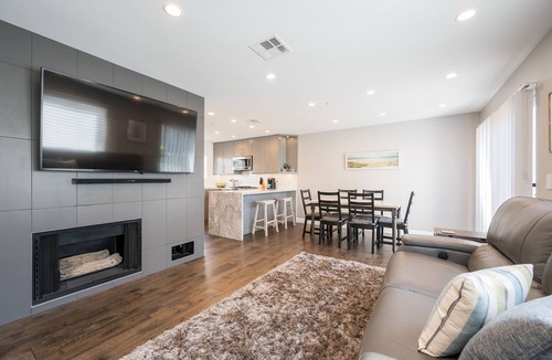 Downtown Condo | Sand Dollar Hideaway-Luxury Condo, Prime Location!