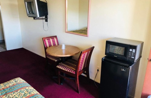 Ontario Hotel | Sands motel