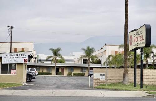 Ontario Hotel | Sands Motel