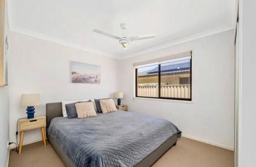 Sandstone Point House | Sandstone Pt Pet friendly 4-bedroom home