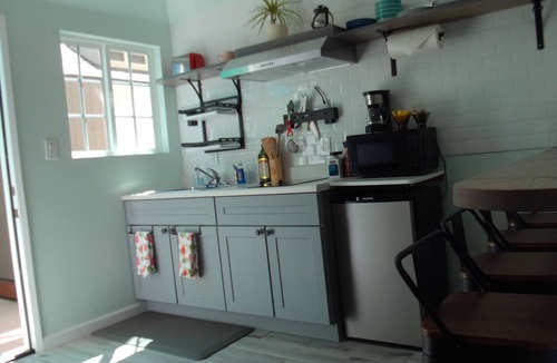 Santa Barbara Apartment | Santa Barbara Mermaid's Cove- Cozy 1-bedroom Apartment with A/C, WiFi, and W&D