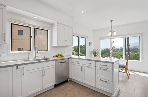 Santa Barbara House | SANTA BARBARA PARADISE IN SHADOW HILLS