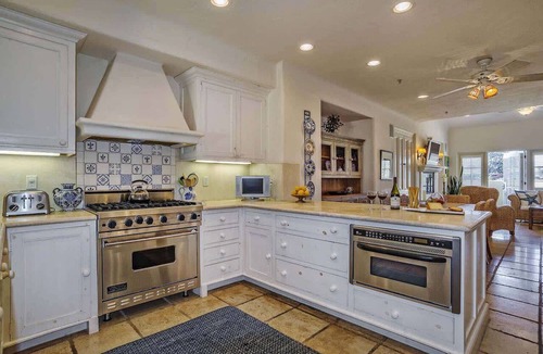 West Beach Condo | Santa Barbara Retreat w/Rooftop Terrace Sleeps 4