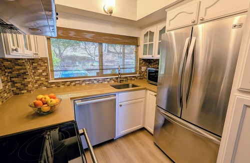 Marin City House | Sausalito Retreat with Water Views and AC - 30-DAY MINIMUM STAY JUNE 26 - AUG 8