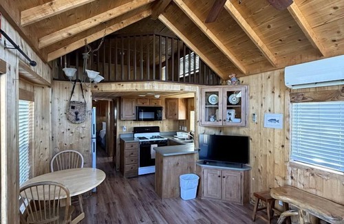 Lone Pine Cabin | Scenic Mountain Cabin with Sierra Nevada Views on Highway 395 Near Lone Pine, California
