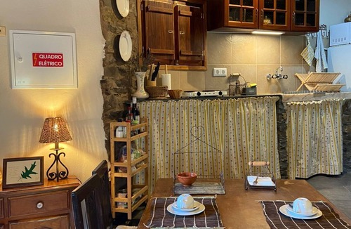 Lousa Ski Chalet | Schist House with Panoramic View in Serra da Lousã - Casa da Carolina