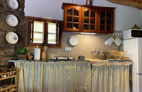 Lousa Ski Chalet | Schist House with Panoramic View in Serra da Lousã - Casa da Carolina