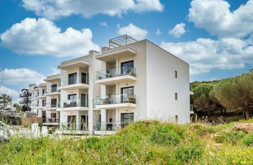 Espartal Apartment | Seabreeze Apartment - Your Beachside Getaway by Lisbeyond
