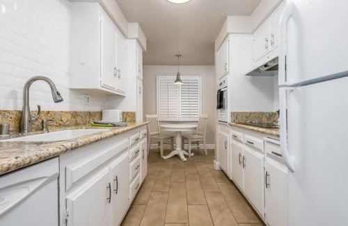 East Mesa Apartment | SeaCliff - Island View by Paradise Retreats