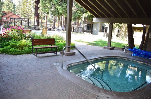 Mammoth Lakes Condo | Seasons 4 164 is a newly remodeled corner condo close to Village, Canyon Lodge and Lakes