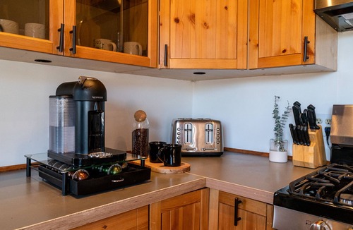 Idyllwild House | Secluded 1 acre Mountain Home - Hot Tub, 3 Decks & Direct National Forest Access