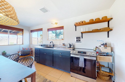 Yucca Valley House | Secluded hilltop home with hot tub, cowboy pool, & amazing views