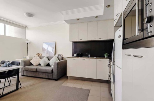 Brisbane Central Business District Apartment | Seednest Comfort Convenience in CBD Core