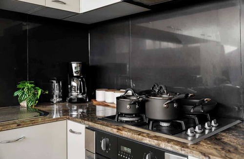Brisbane Central Business District Apartment | Seednest Comfort Convenience in CBD Core