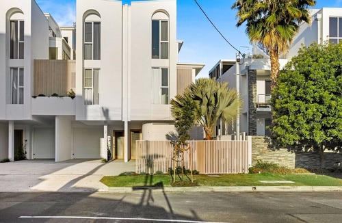 Runaway Bay House | Sensational Gold Coast Home